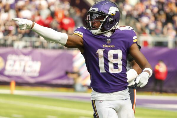 Cousins Vikings snap to life with late TD beat Bears 29 22 AP News